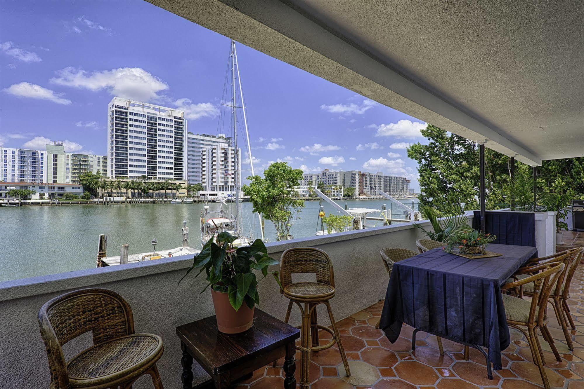 Miami Whitehouse Apartments North Bay Village Buitenkant foto