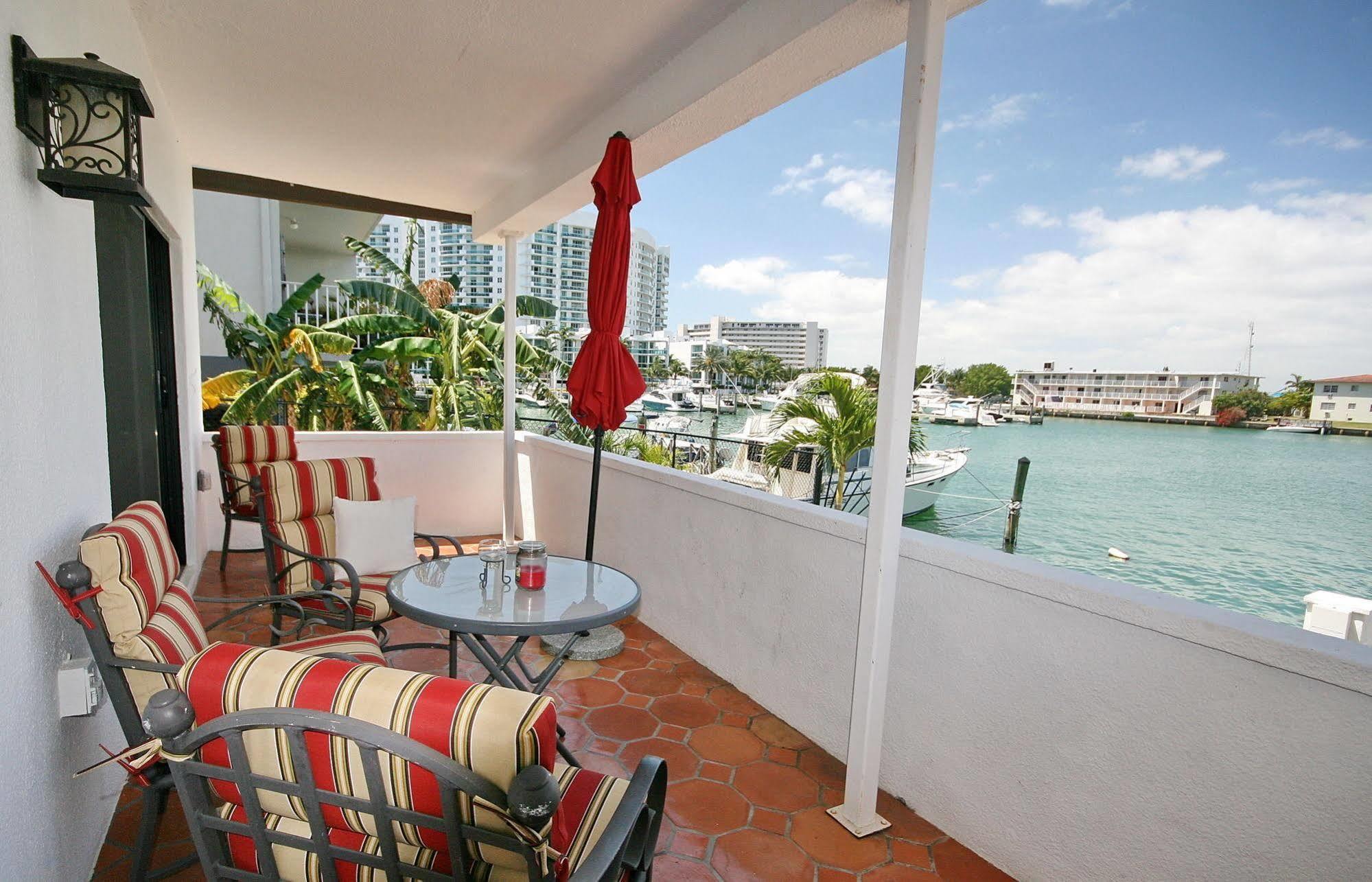 Miami Whitehouse Apartments North Bay Village Buitenkant foto